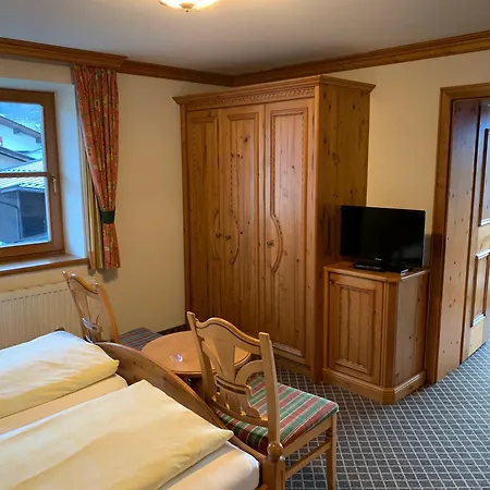 Schmidinger Bed & Breakfast 4*